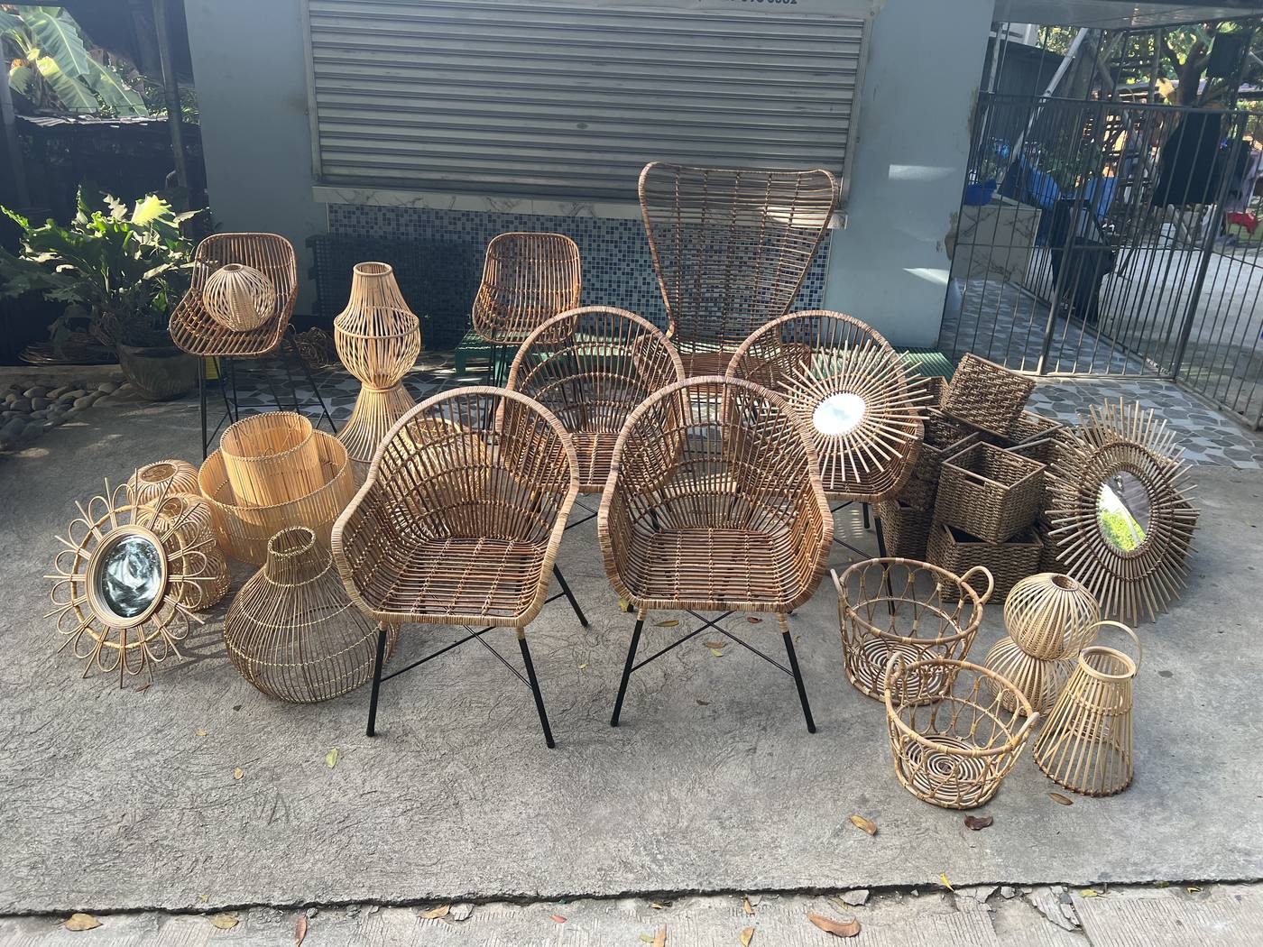 Chairs and mirrors batch